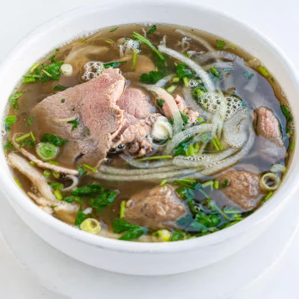 Phở Đặc Biệt Noodle Soup.